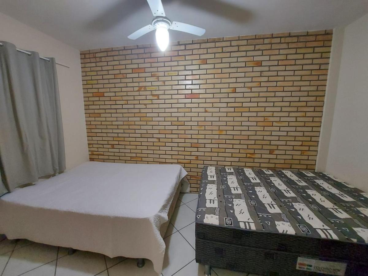Apartamento 12 - Bombinhas - 200 Metros Da Praia Екстериор снимка