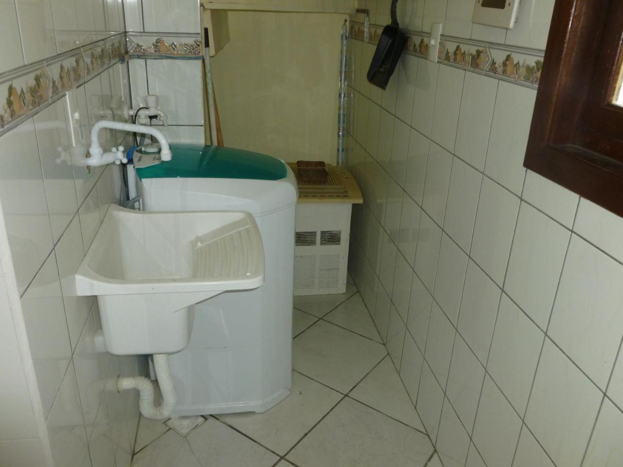 Apartamento 12 - Bombinhas - 200 Metros Da Praia Екстериор снимка